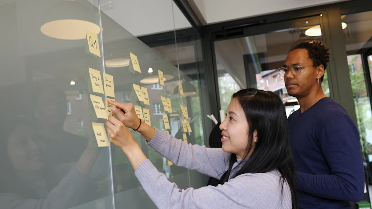 데이터를 분석하는 비즈니스 팀