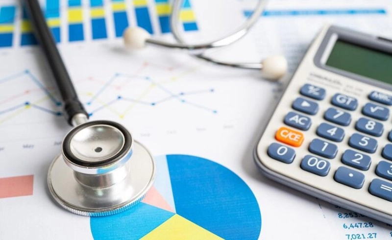 기업의 재무 건전성을 분석하는 이미지