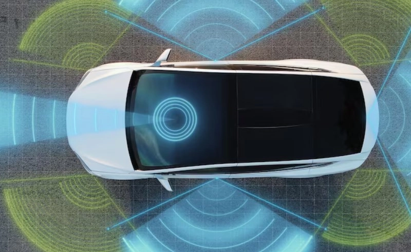 차량 지붕에 장착된 첨단 라이다 센서 장치