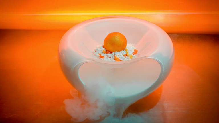 무인 아이스크림 할인점, 폐업률의 진실: 절도 로스율과 전기세 부담, 무엇이 문제일까? 3 다양한 종류의 아이스크림이 진열된 모습