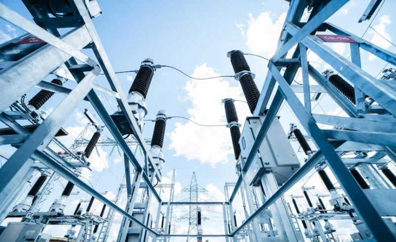 전력 설비 관련주, AI 데이터센터 전력 수요 폭증으로 인한 역대급 슈퍼사이클 수혜주 완벽 분석 4 공장에서 정밀하게 제작되고 있는 대형 초고압 변압기