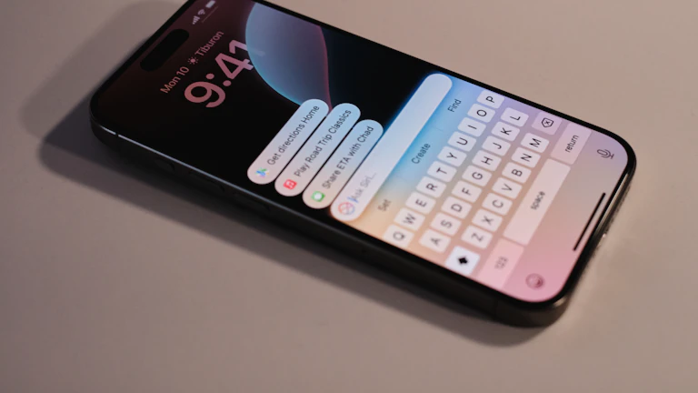 토큰증권 투자 전망 소액으로 빌딩 투자하고 배당받는 법 2026년 3 스마트폰 화면에 표시된 투자 포트폴리오와 빌딩 아이콘