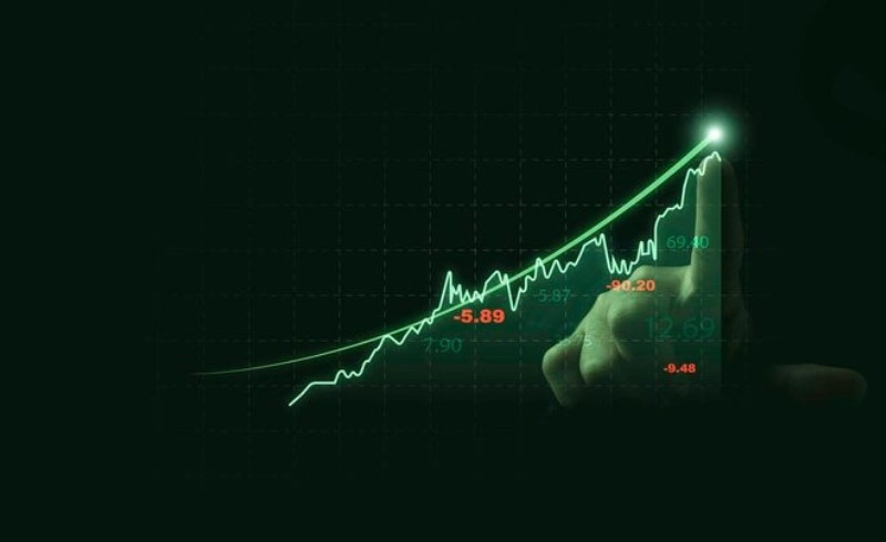 상승 곡선을 그리는 주식 시장의 차트와 분석 도구들